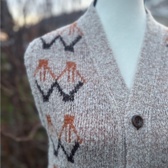 Harries Woman’s 100% Wool Brown Patterned Sweater Vest Sz Sm - Picture 4 of 9